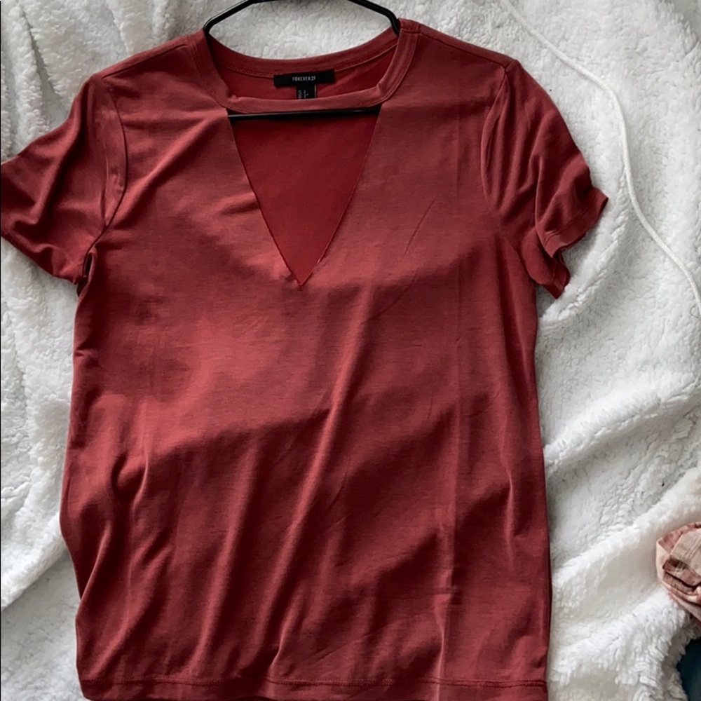 v neck choker t-shirt